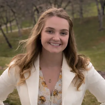 Chiropractor Bettendorf IA Summer Frew Meet The Team